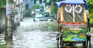অপরিকল্পিত ড্রেনেজ আর খানাখন্দে বিপর্যস্ত বগুড়া পৌরসভা